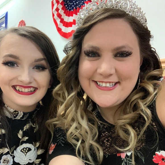 Meet your Posher, Danielle - Picture 1 of 1